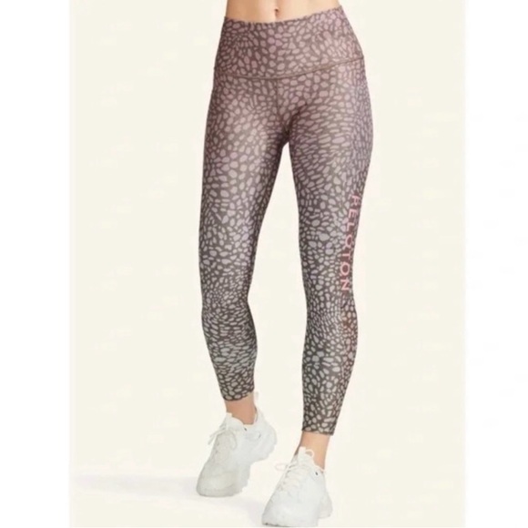 Peloton x WITH Wear It To Heart women’s ombré animal print workout leggings - Picture 2 of 7